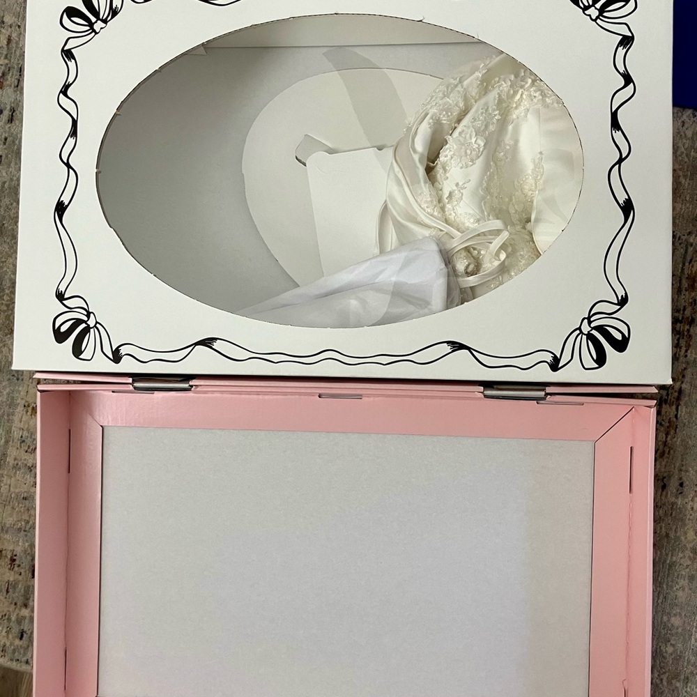 Wedding Dress Storage Box - Picture 4 of 8